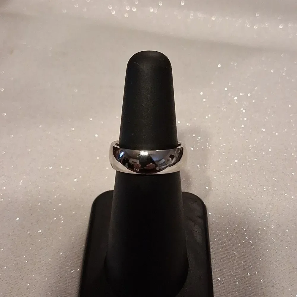 Crownal sleek black